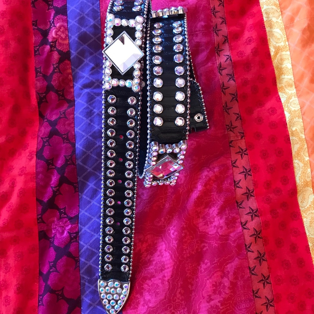 Nocona Black bling belt. Size M. Genuine Leather.